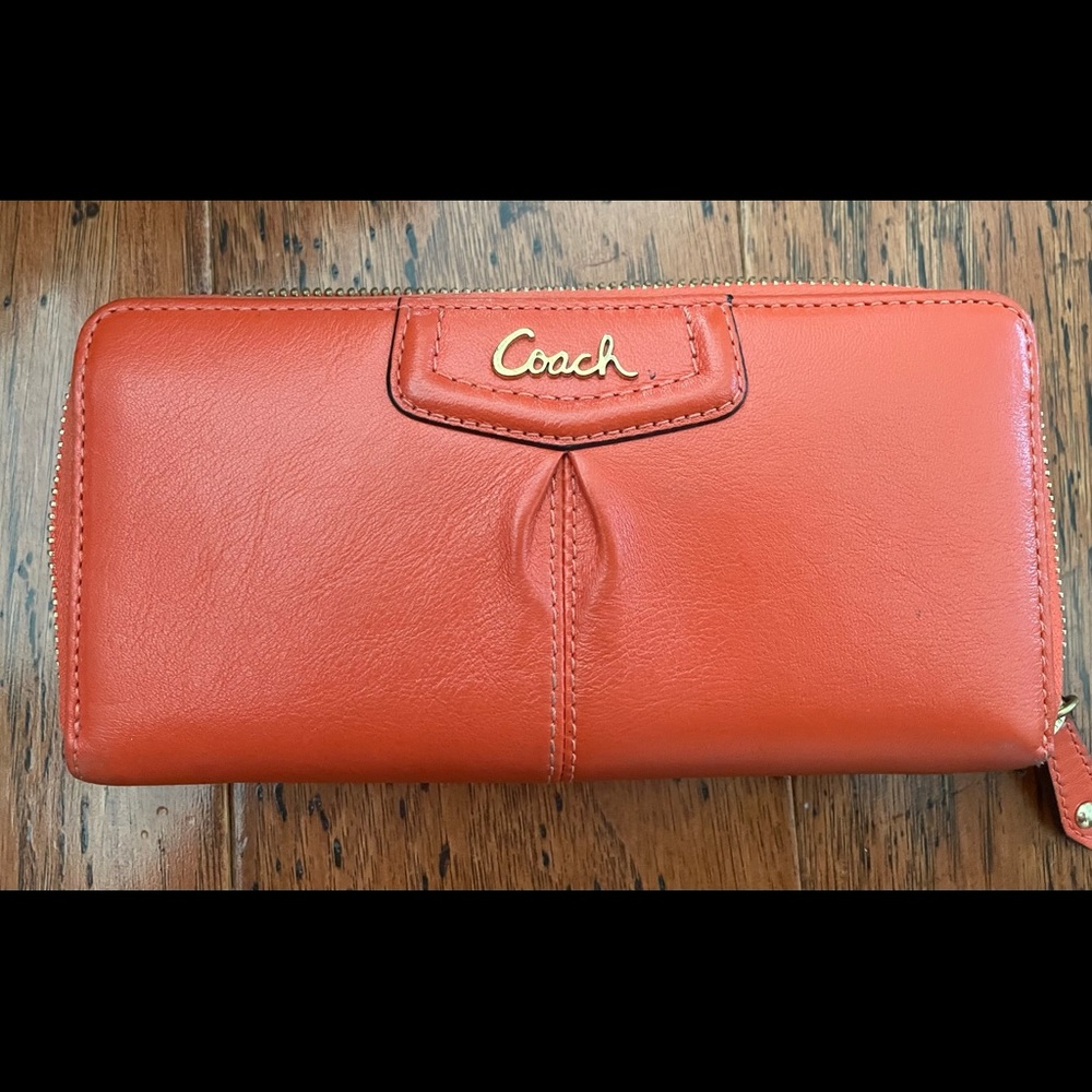 COACH ACCORDION ZIP WALLET